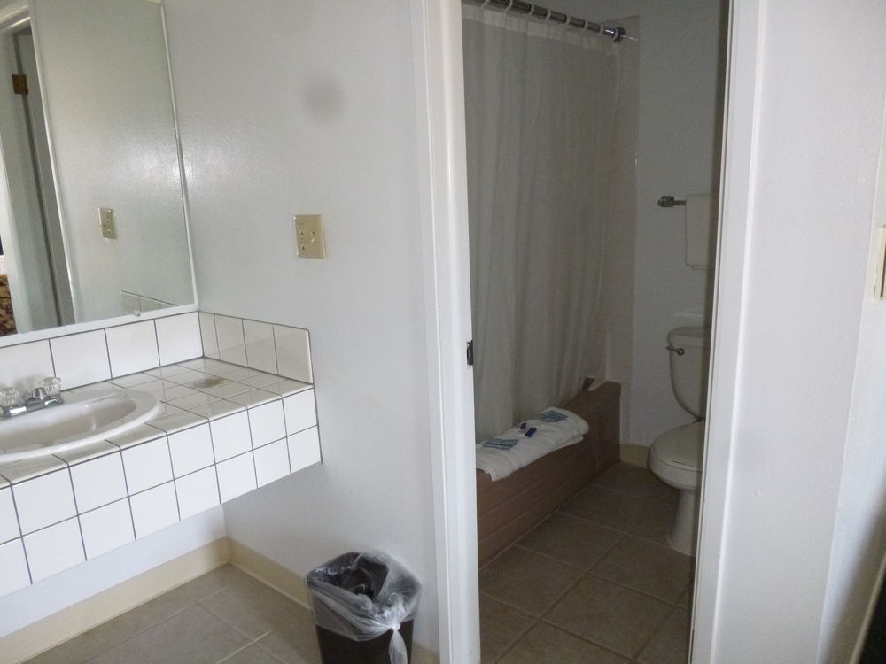 Cougar Land Motel プルマン エクステリア 写真