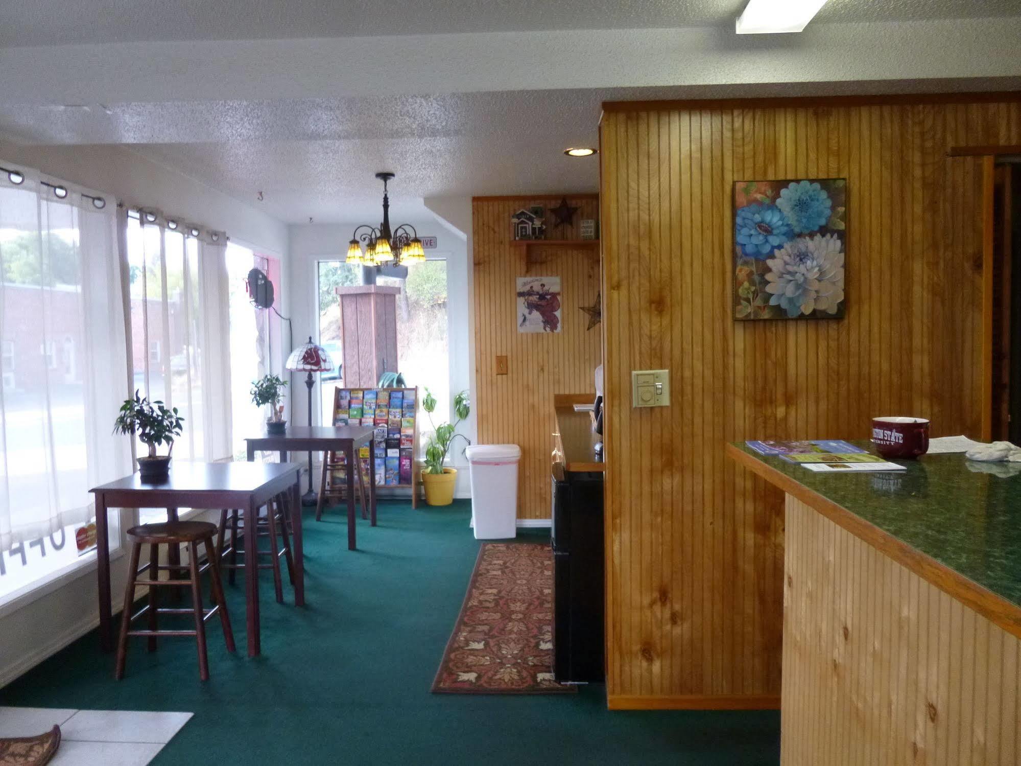 Cougar Land Motel プルマン エクステリア 写真