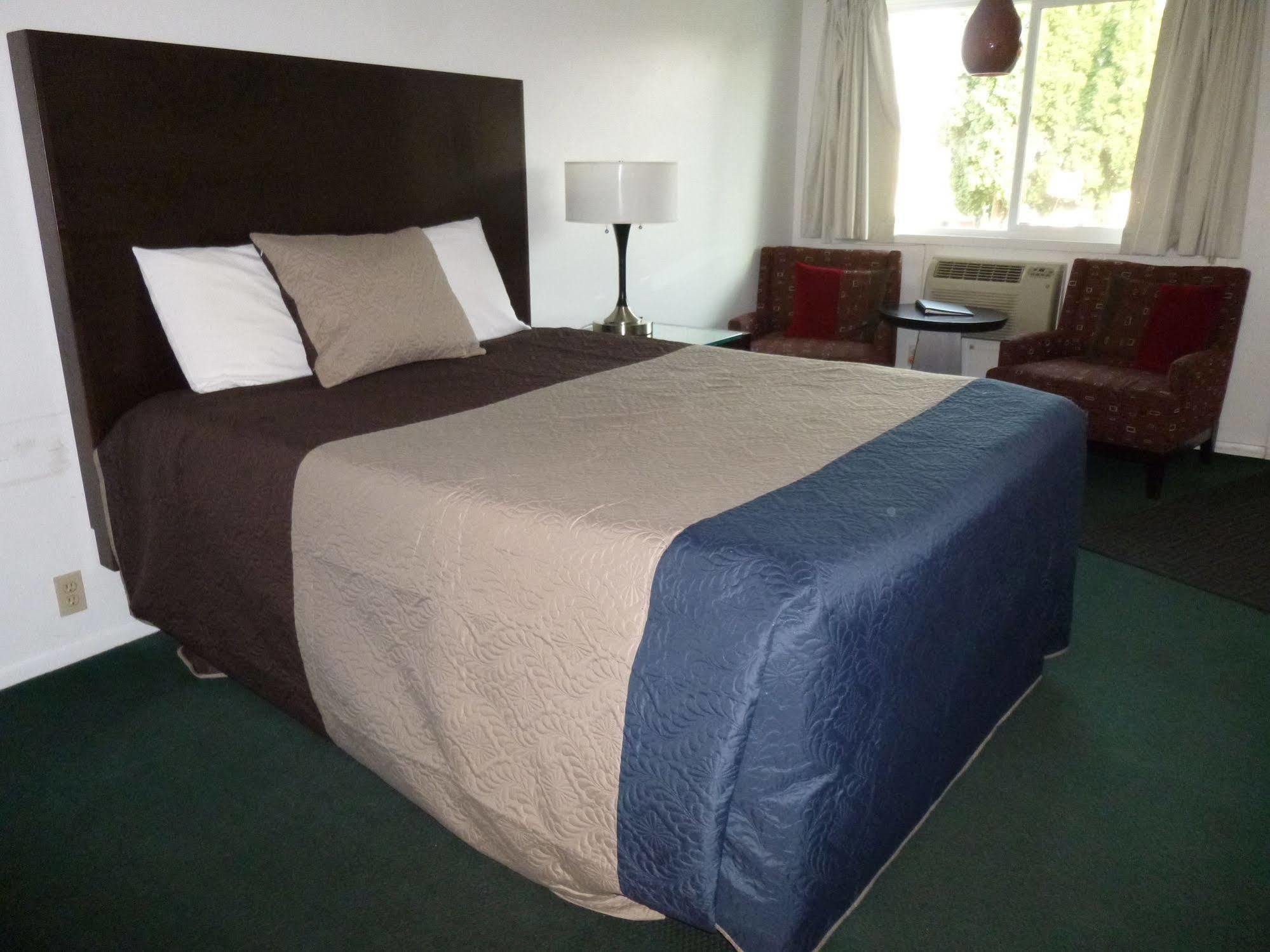 Cougar Land Motel プルマン エクステリア 写真